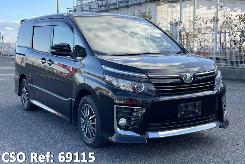 Toyota / Voxy 2014